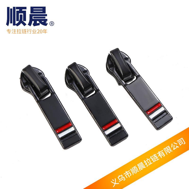Wholesale Direct Supply Paint Reverse Pull Head No. 3 Excellent inside-out Wear Zipper Waterproof Zipper Head Pull Head Clothing Accessories Application Scenario
