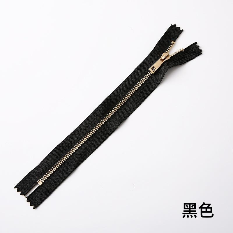 no. 3 metal closed tail short zipper diy handmade handbag special multi-color non-slip self-locking zipper factory wholesale Application Scenario