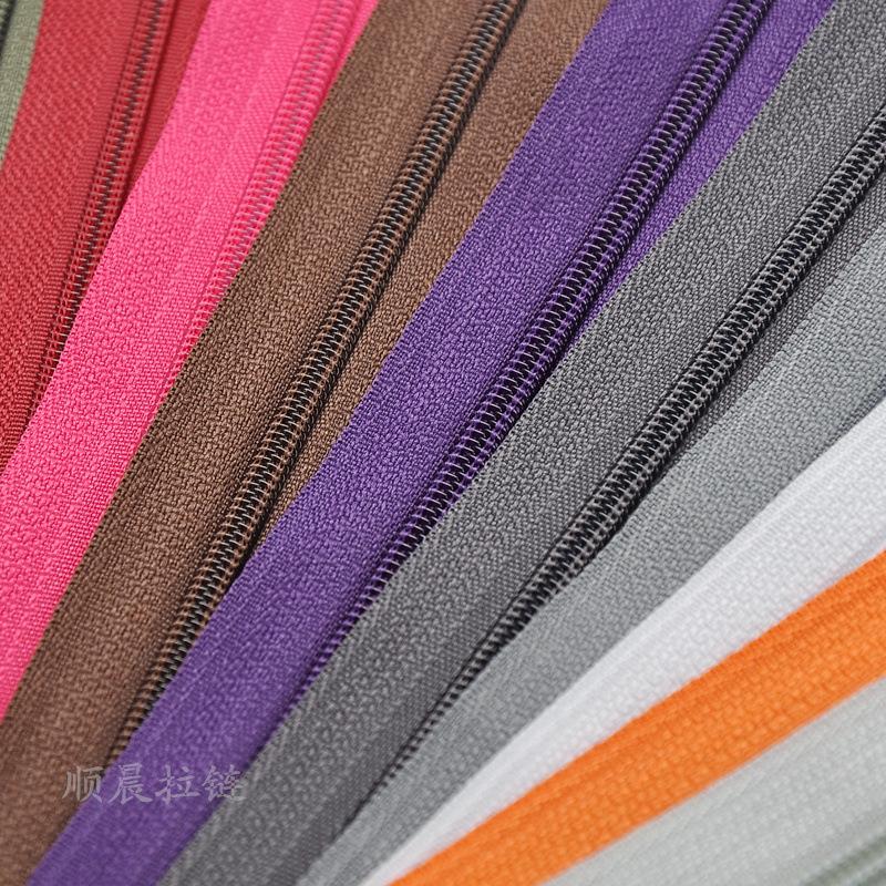 Spot Black and White Color Closed Tail Zipper No. 3 Nylon Zip Placket Zipper a Bag of Mail Multi-Color Multi-Specification Optional Application Scenario