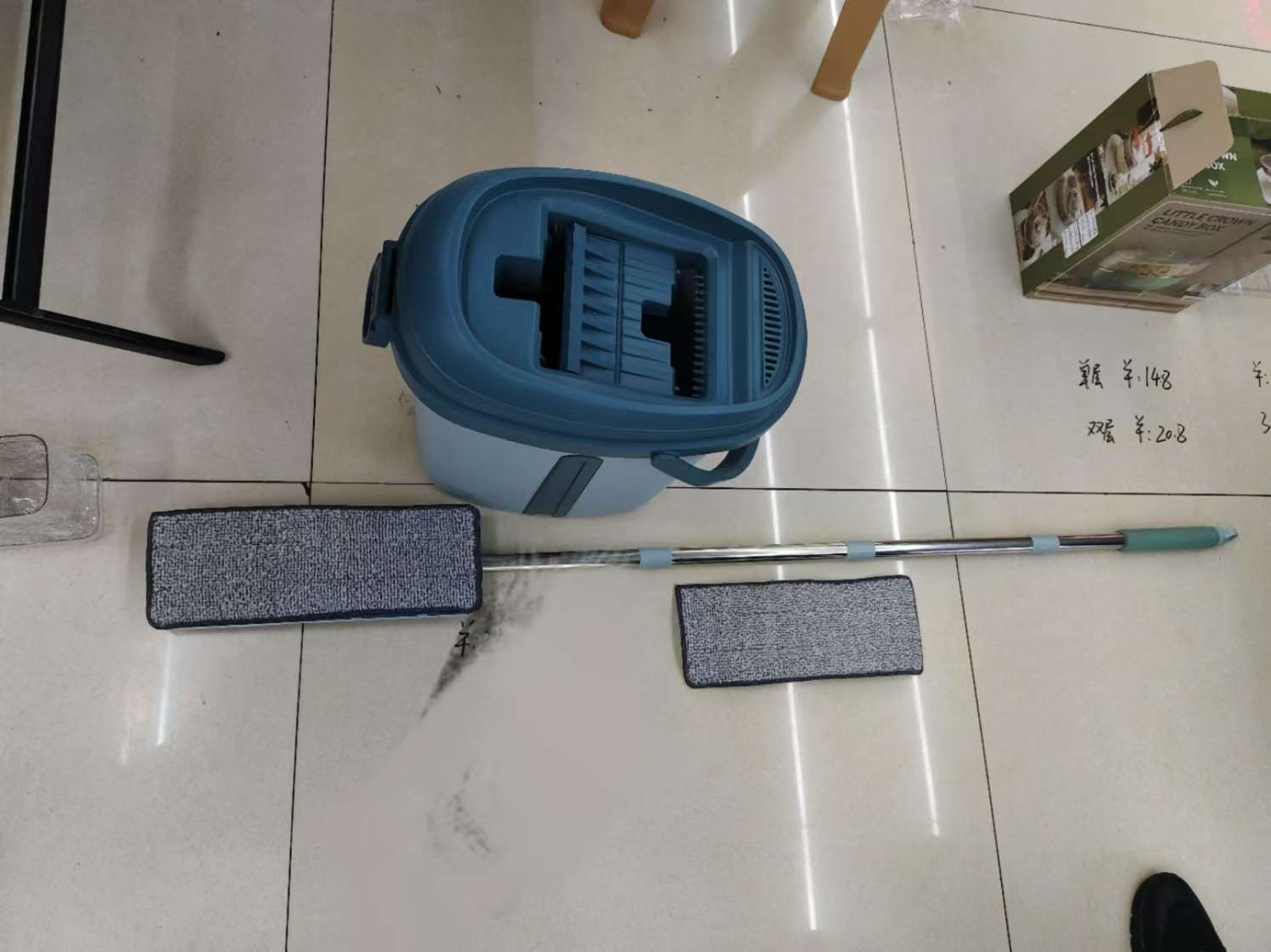 洞洞板服装店金色挂衣架子挂钩油漆刷厨房贴pvc洞洞板详情图6