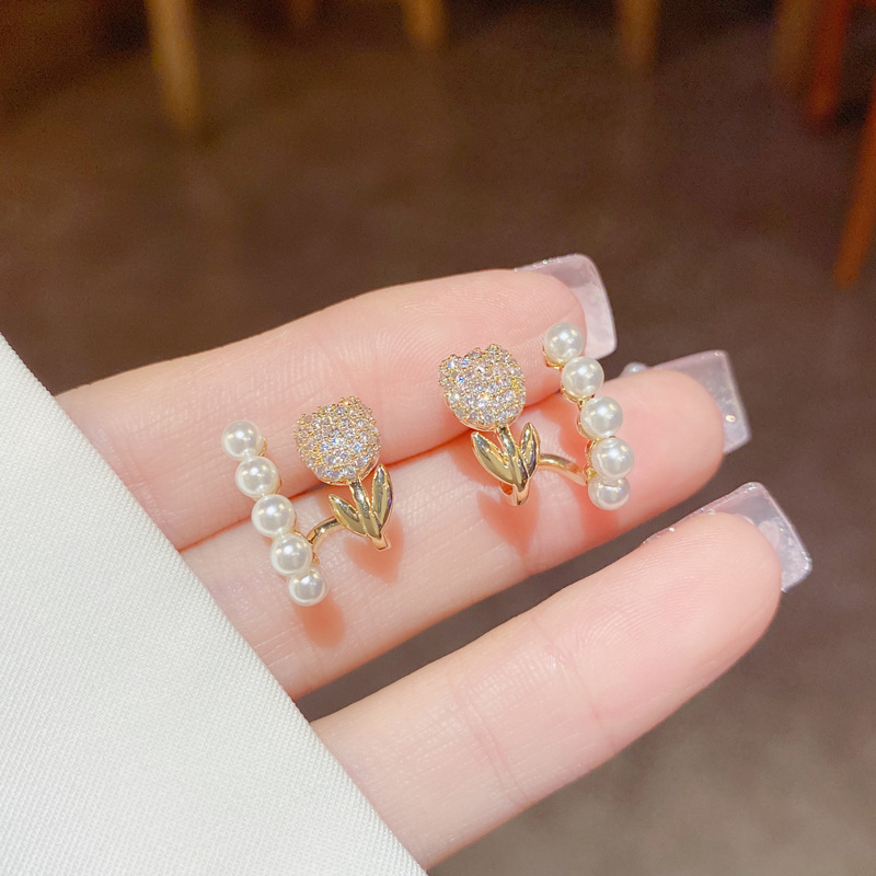 饰品/耳饰/耳钉/福多拉饰佳/珍珠饰品白底实物图