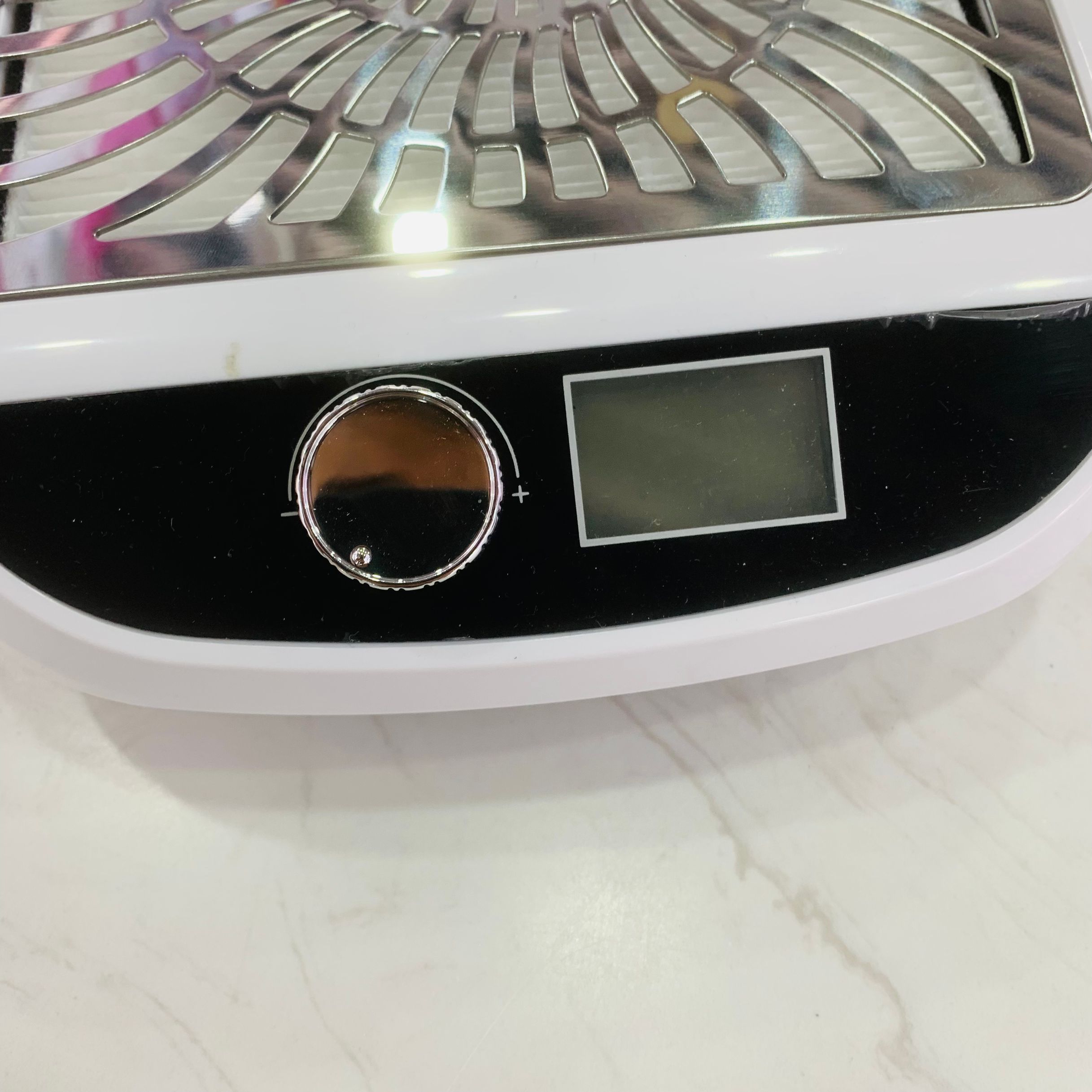 The new vacuum cleaner, grinding machine and nail art machine with a stainless steel mesh surface and replaceable filter core can rotate at 35,000 revolutions Application Scenario