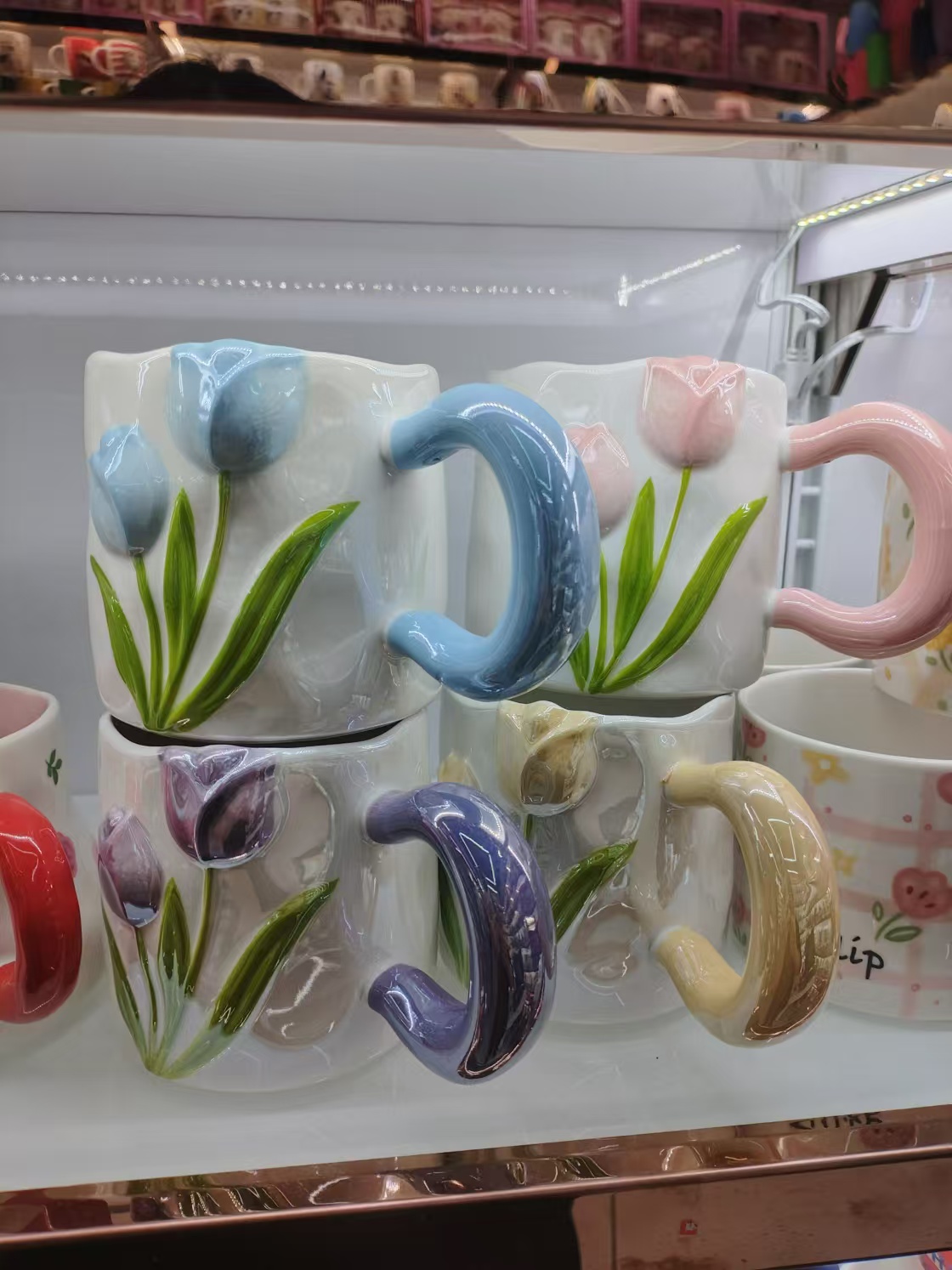 New ceramic tulip flower cup, ceramic relief flower cup, bright glaze electroplated flower cup, new ceramic cup, gift cup and souvenir cup Application Scenario