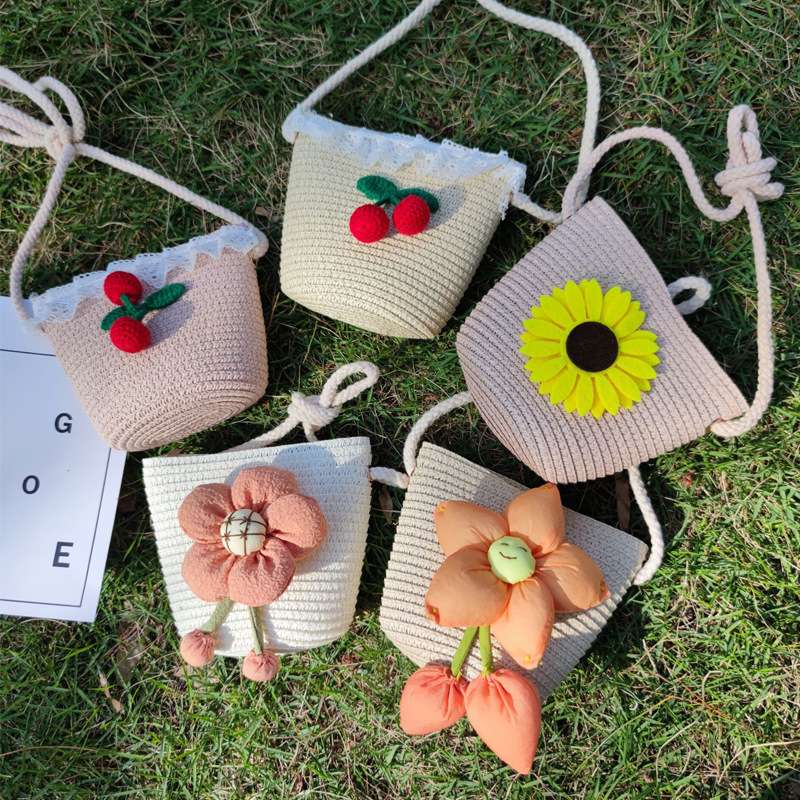 Verano handwoven grass woven small bag wholesale nude bag niños mini lindo flor niños grass bag cross body bag details Picture