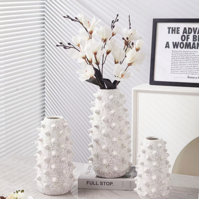 Creative and simple rivet ceramic vases, flower arrangements, flower vases, living room dining tables, wedding model room decorative ornaments Specification image