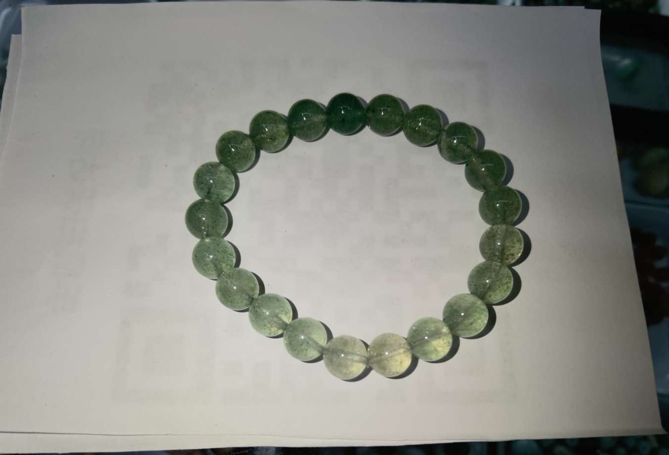 绿草莓渐变色水晶，精品文玩手串图