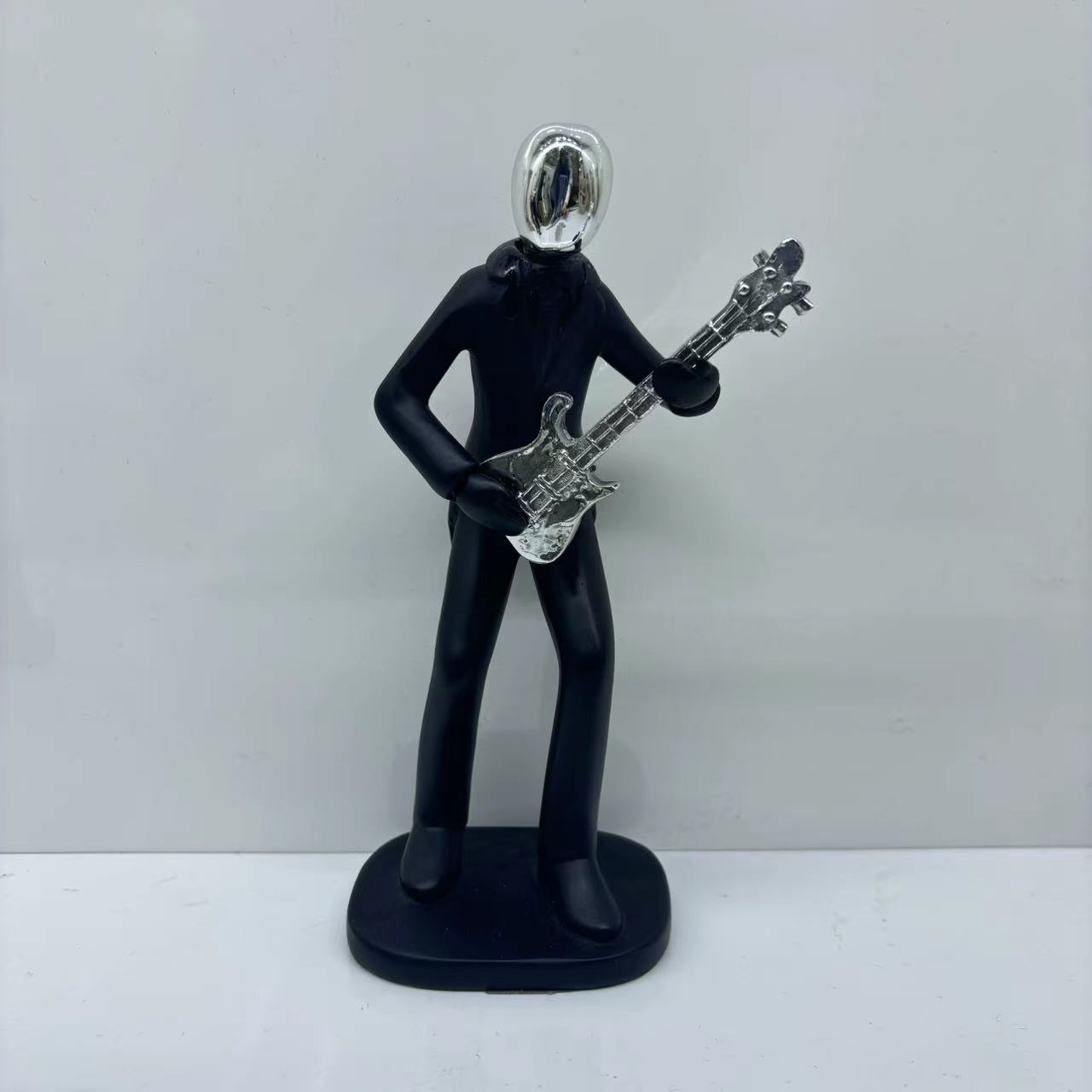 厂家直销 音乐人男黑人吉他简约个性艺术摆件 树脂摆件产品图