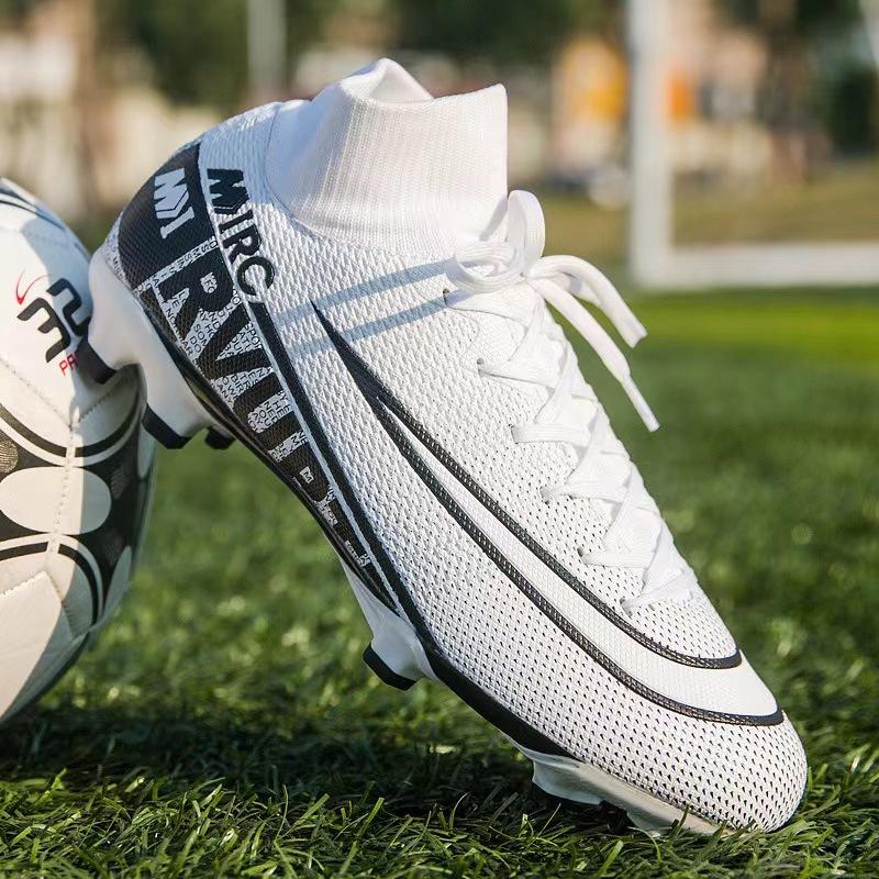 putian factory wholesale cross-border professional competition indoor and outdoor training football shoes boys and girls students adults Application Scenario