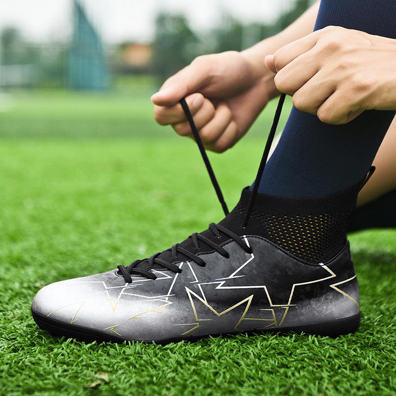 Cross-Border Foreign Trade High-Top Soccer Shoes Men's Wholesale FG Long Nail TF Broken Nail Student Adult Men and Women Training Football Shoes Application Scenario