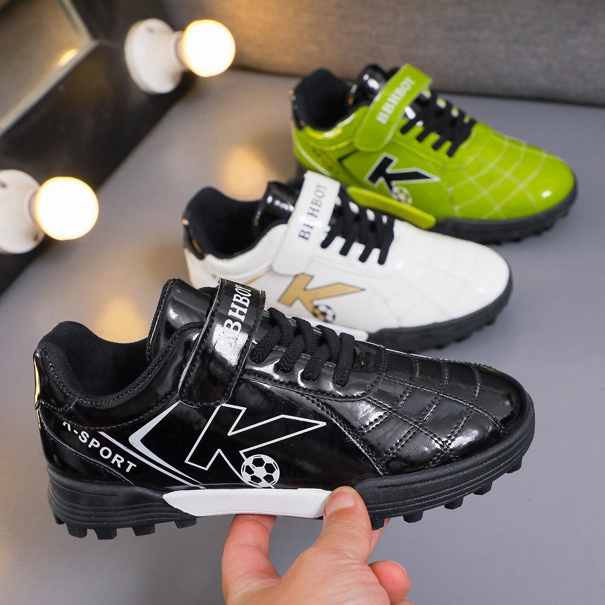spring and summer new children's casual lightweight sports shoes student soft sole non-slip running shoes football shoes details Picture