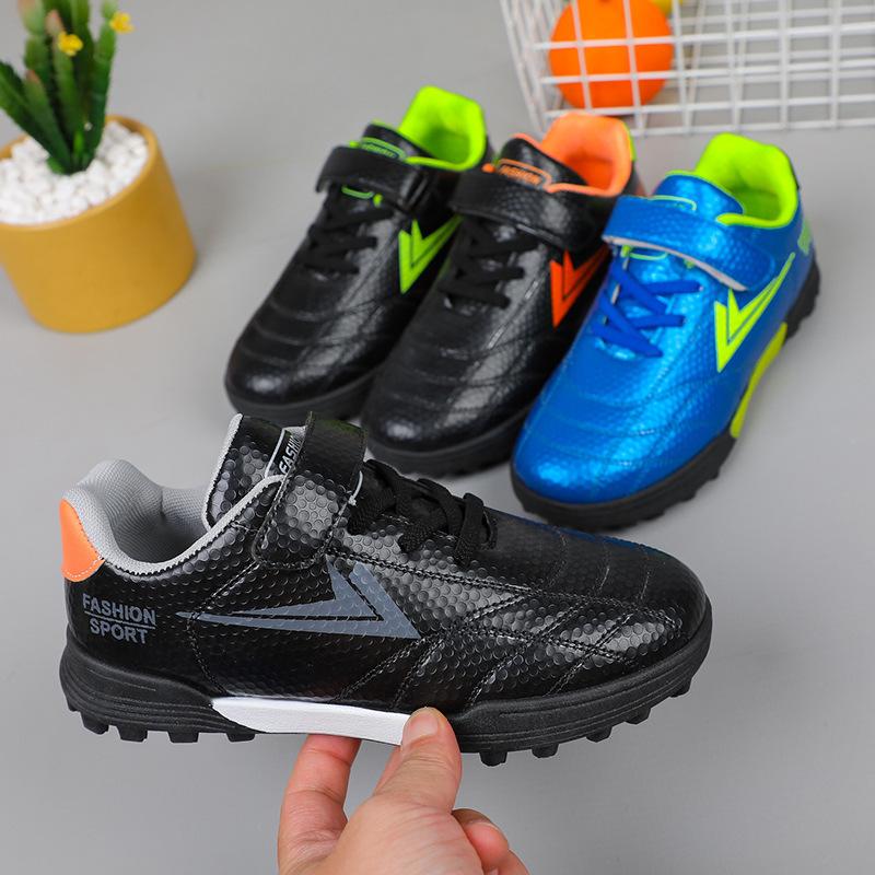 autumn new children's sports shoes casual versatile boys football shoes primary school students non-slip soft bottom running shoes details Picture