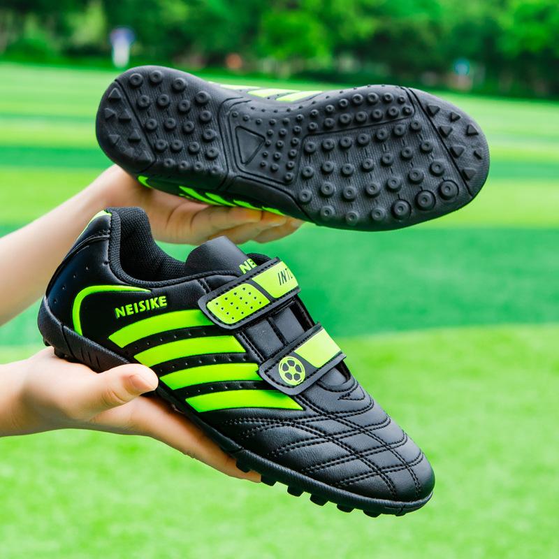 Wholesale New Summer Breathable Children's Football Shoes Training Shoes Primary School Men's Football Shoes Football Boots Women Specification drawing