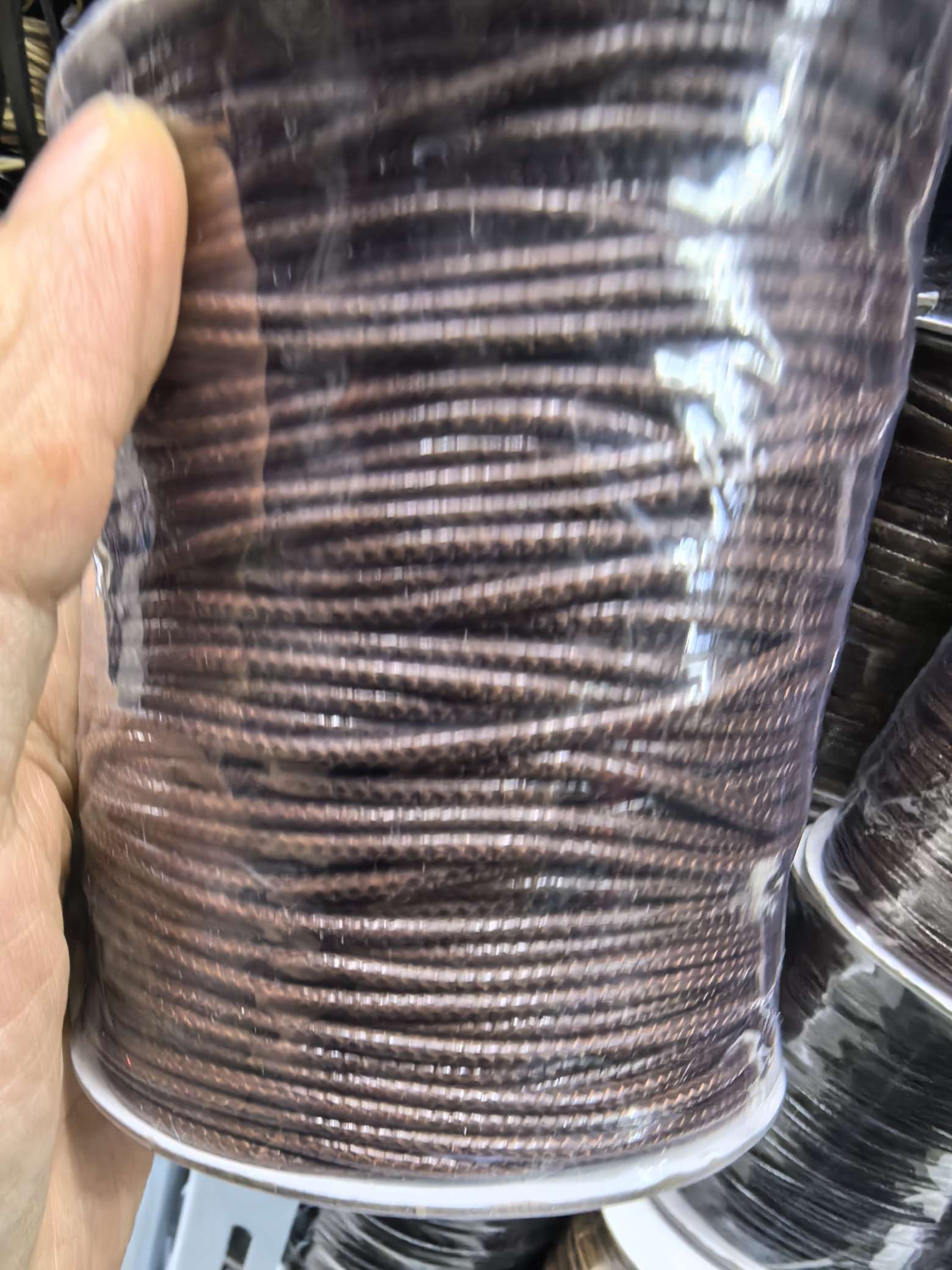 韩国蜡线涤纶丝编织包挂打结专用厂家直销1mm1.5mm2mm3mm各种尺寸齐全手链编织项链挂绳饰品挂饰产品图