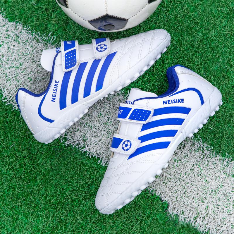 Wholesale New Summer Breathable Children's Football Shoes Training Shoes Primary School Men's Football Shoes Football Boots Women full figure