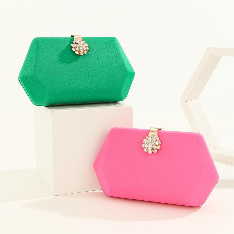 Spot Goods 2022 Cross-Border New Arrival Flowers Hand Holding Dinner Bag Banquet Dress Rhinestone Waterproof Material Shaped Evening Bag