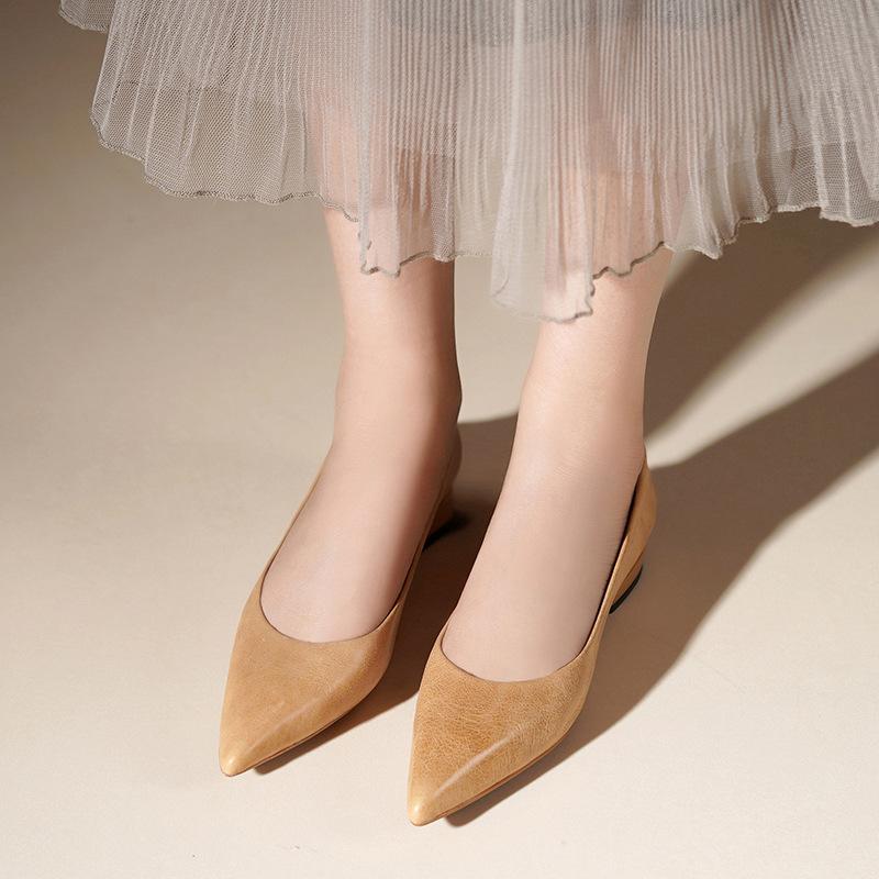 2023 spring and summer new women's shoes top layer cowhide pointed low heel shoes women's leather chunky heel shoes soft leather