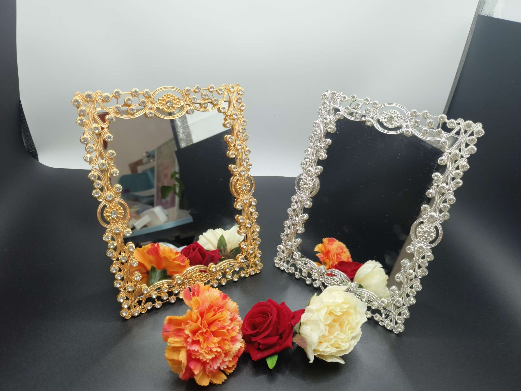 Metal mirrors, handicrafts, gifts, ornaments, stands, bases, auxiliary materials, selected elegant art displays, home decorations Item Picture