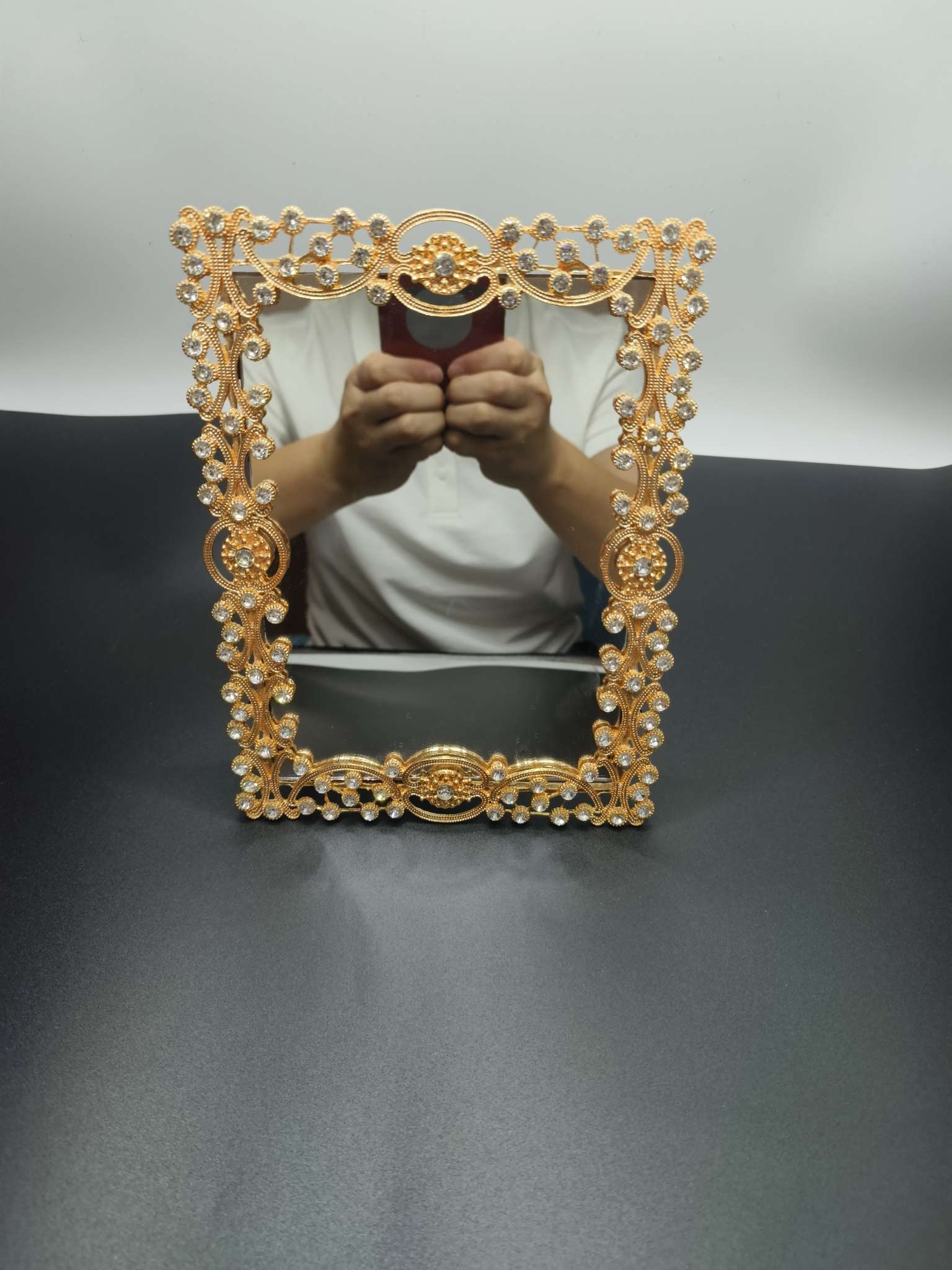 Metal mirrors, handicrafts, gifts, ornaments, stands, bases, auxiliary materials, selected elegant art displays, home decorations Specification image