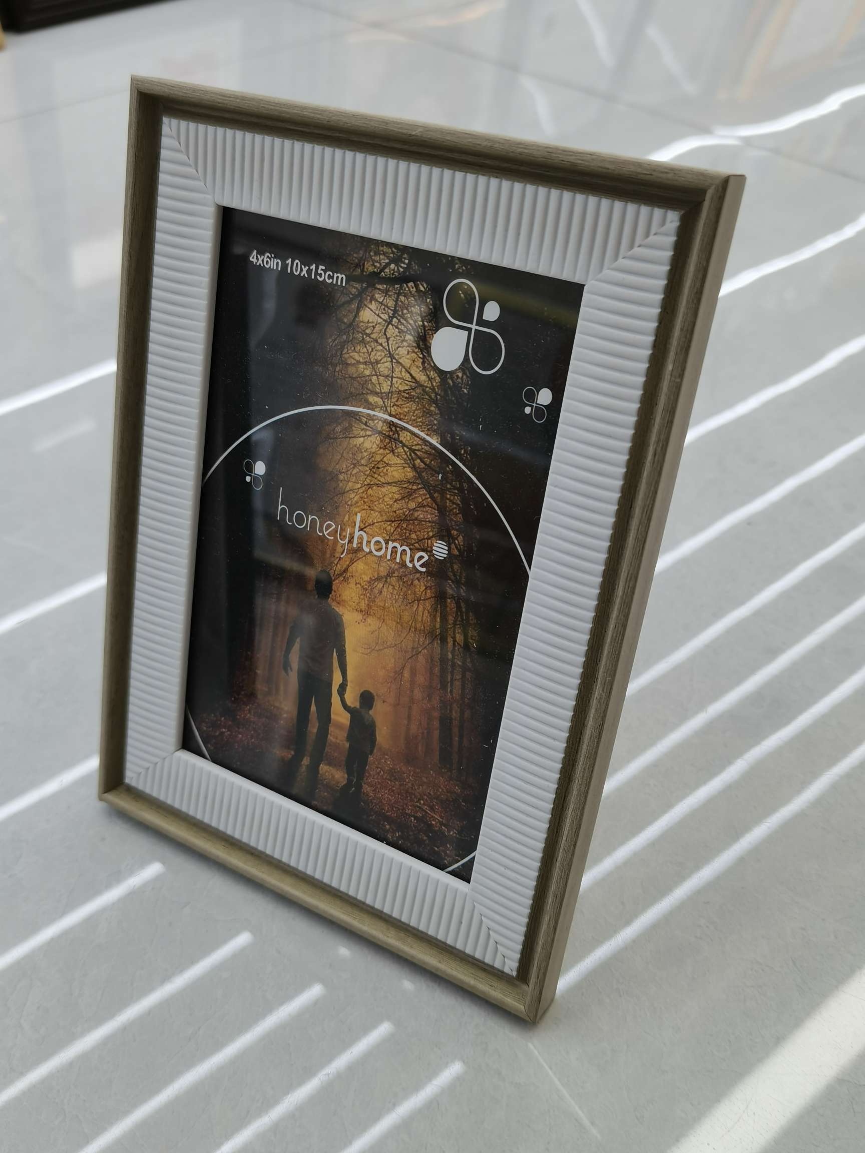 家饰装饰框架 高级木质相框 木色画框 相框摆台 美化生活空间 简约大气居家设计相框
相框摆台木质相框详情图5