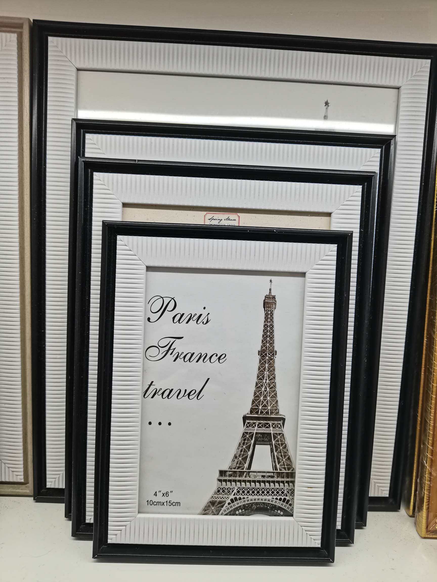 家饰装饰框架 高级木质相框 木色画框 相框摆台 美化生活空间 简约大气居家设计相框
相框摆台木质相框详情图7