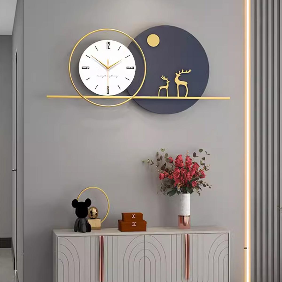 2023 new living room clock wall clock light luxury modern simple home fashion decoration restaurant clock wall hanging internet celebrity Application Scenario