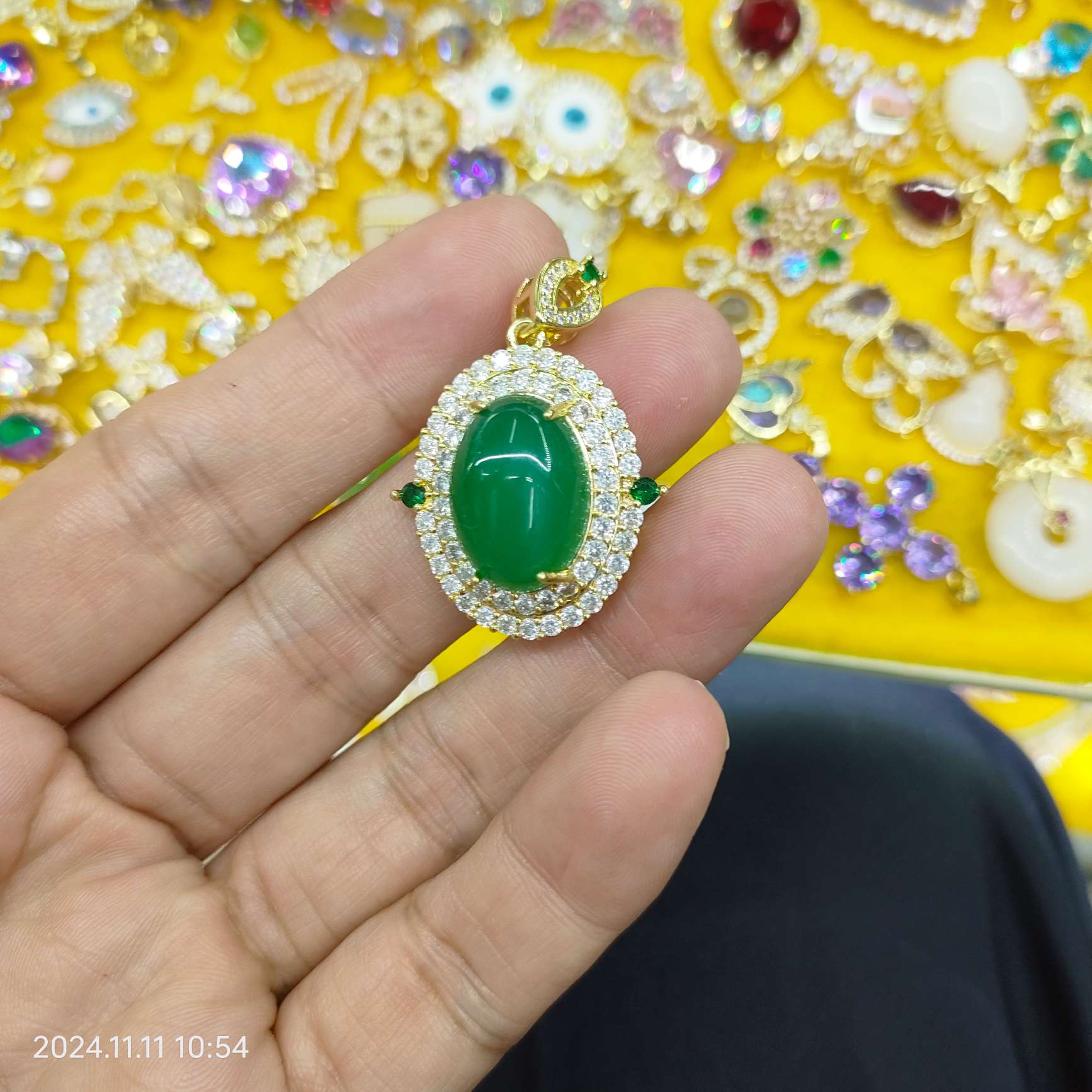 Chalcedony, agate, zircon, garnet, cherry Application Scenario