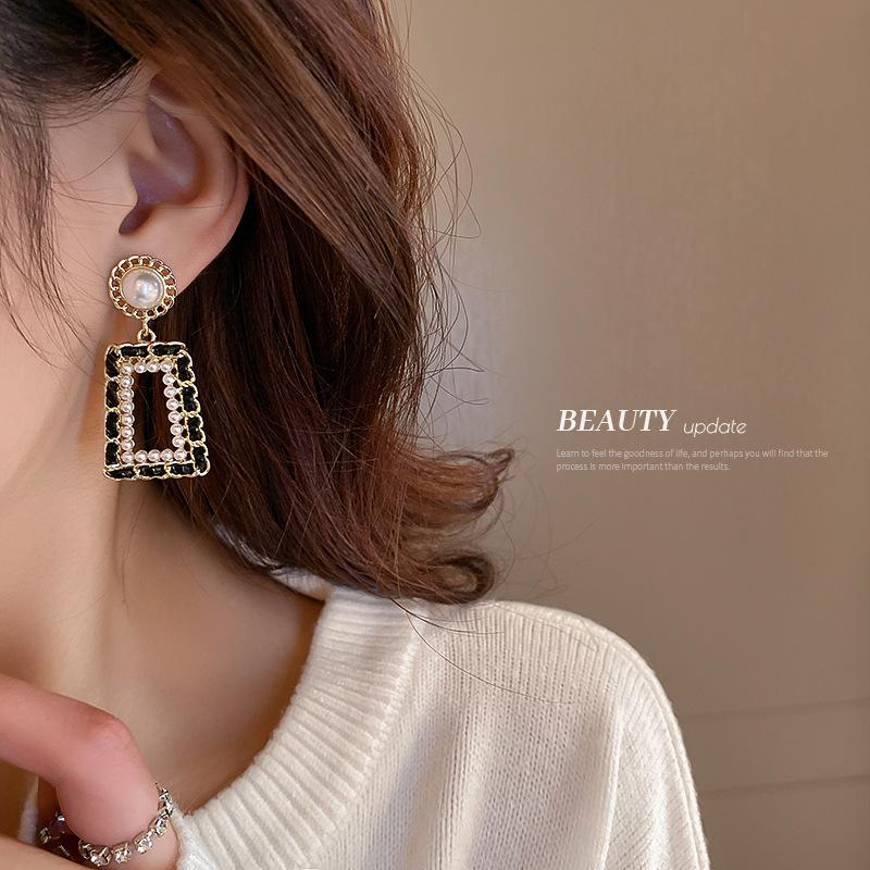 silver stud rhinestone-encrusted artificial leather earrings retro minority design earrings south korea personalized graceful and wild earrings details Picture