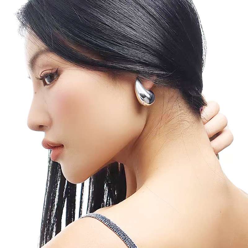 Gold and silver needle, exaggerated European and American teardrop ear studs, women's light luxury, niche and high-end earrings and accessories, best-selling creative accessories from online merchants Specification image