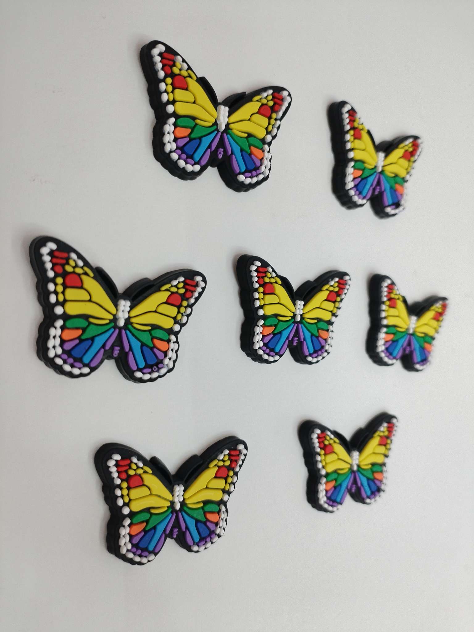 PVC soft glue cartoon color mariposa para niños headwear accesorios, caja de teléfono refrigerador, parche de equipaje, accesorios de hebilla de zapatos. detail image 2