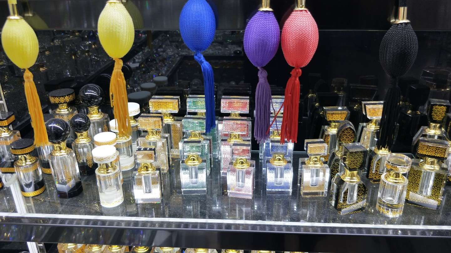 Handcrafted crystal perfume bottle of export quality 12 Specification image