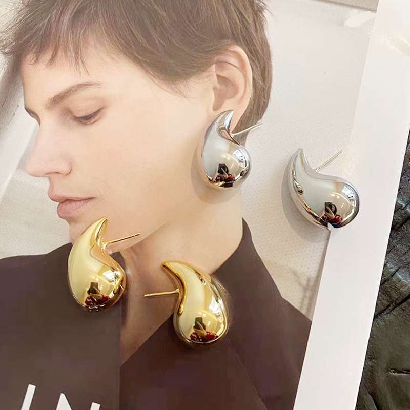 Gold and silver needle, exaggerated European and American teardrop ear studs, women's light luxury, niche and high-end earrings and accessories, best-selling creative accessories from online merchants details Picture