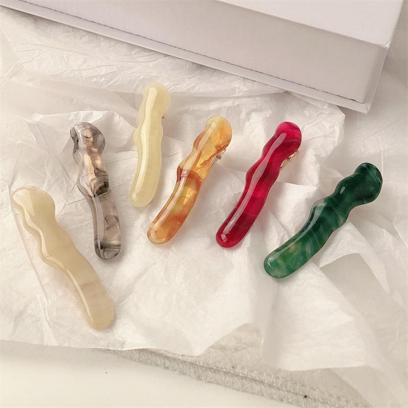 korean irregular acrylic wave barrettes new retro young girl heart side clip word clip bang clip accessories Application Scenario