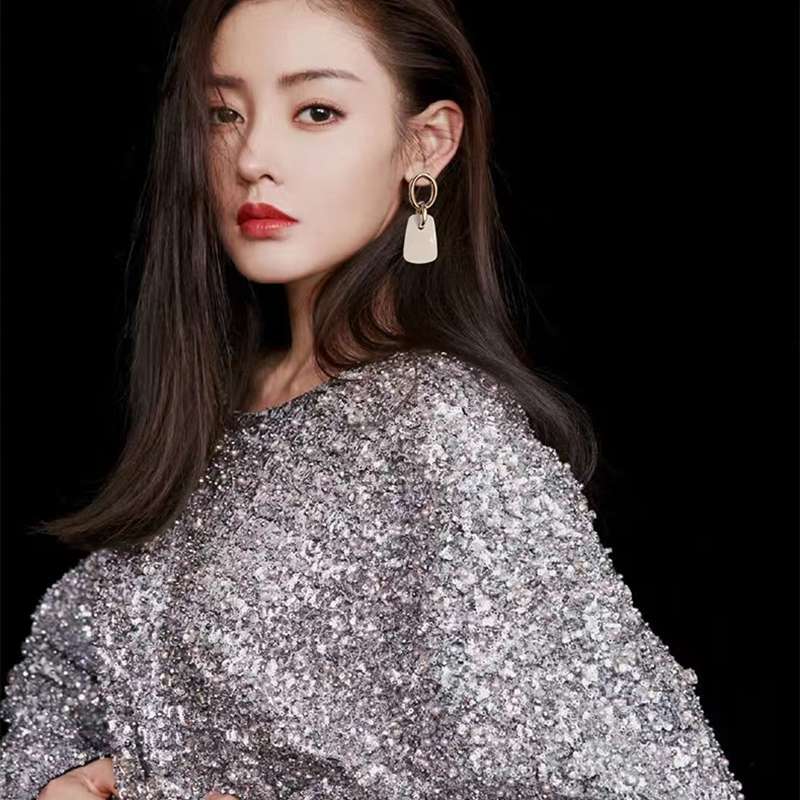Exaggerated ear studs 925 silver needle, fashionable acrylic sheet long earrings, women's high-end feel, geometric face-slimming earrings and earrings details Picture