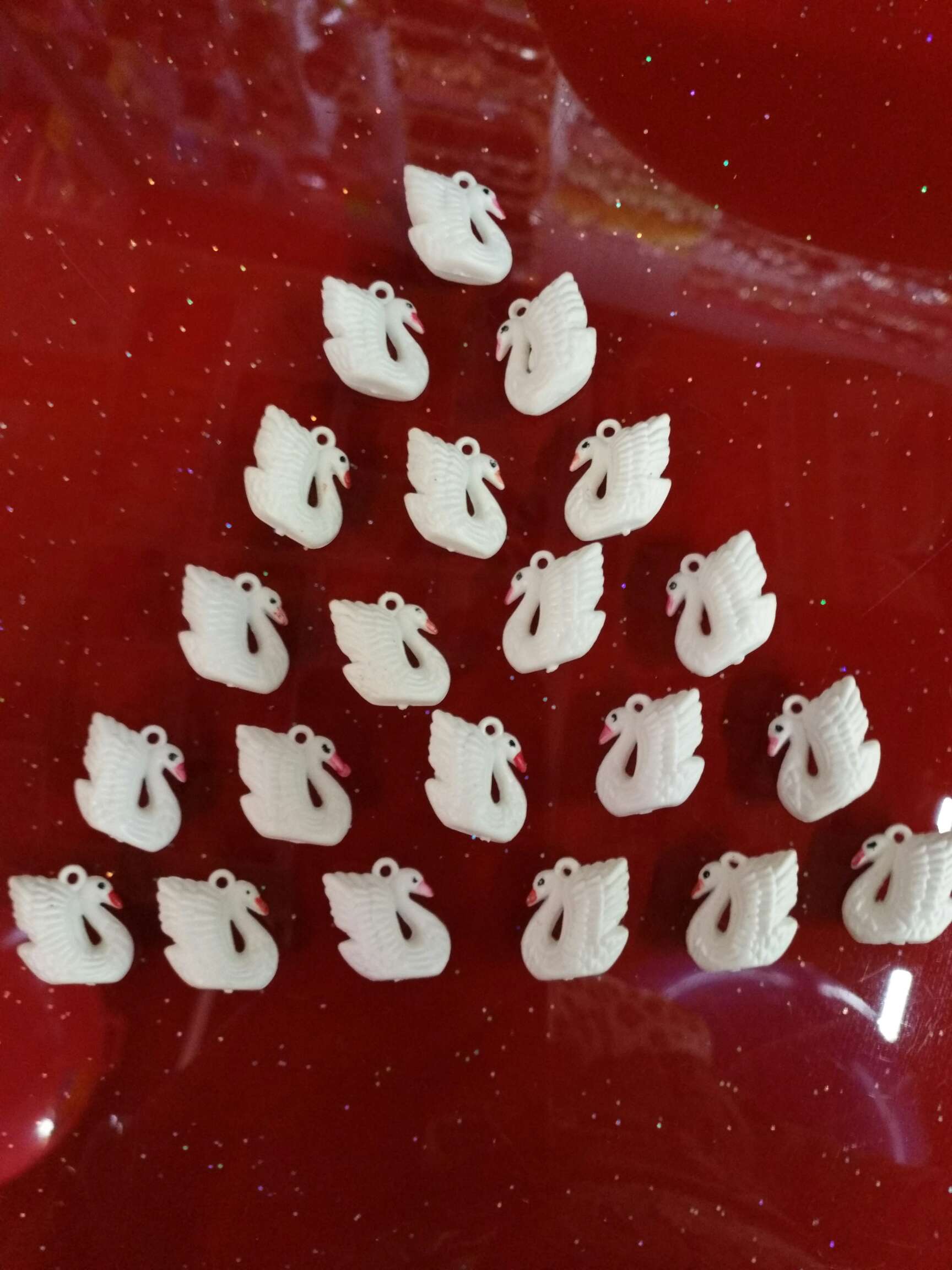 小天鹅公仔，可以挂钥匙扣，可以当小礼品，及配件
