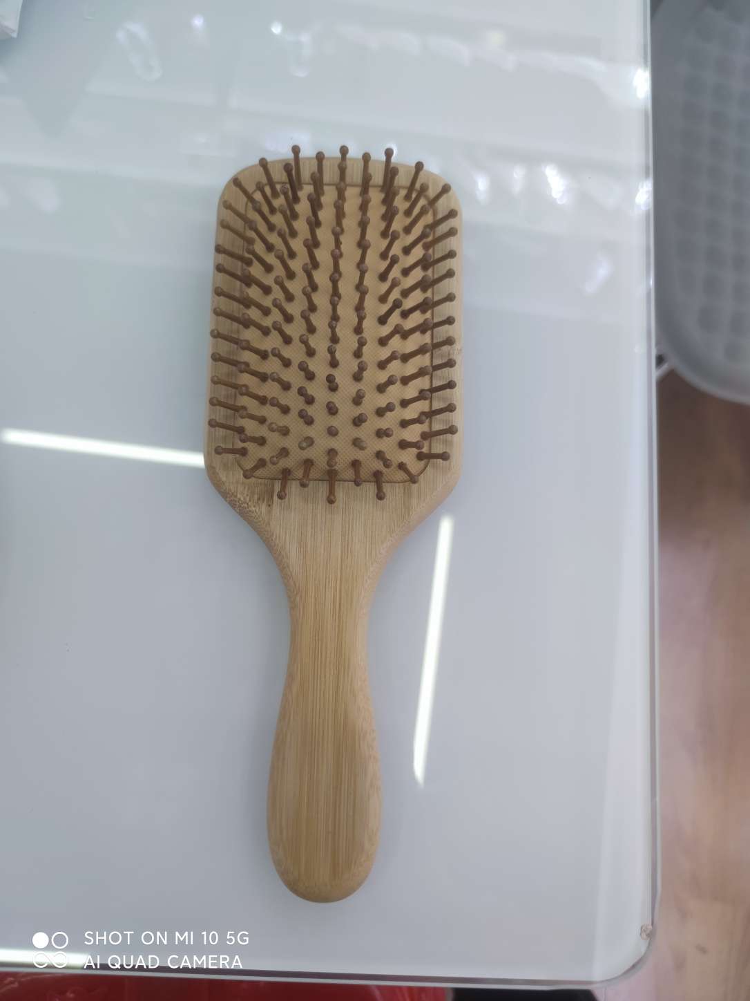 木制梳子，按摩梳子，木头的比塑料的按摩效果更佳，这款产品本厂已经做了20余年
细节图