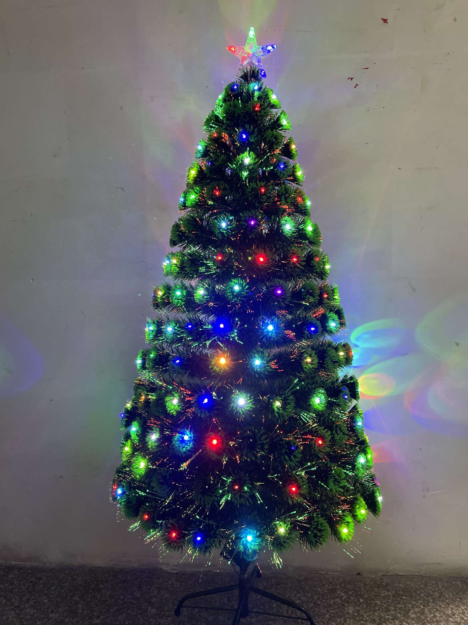 Office culture Christmas supplies, Snow White flying snowflakes, Christmas tree, LED curtain lights, holiday decorations, Christmas tree atmosphere creation