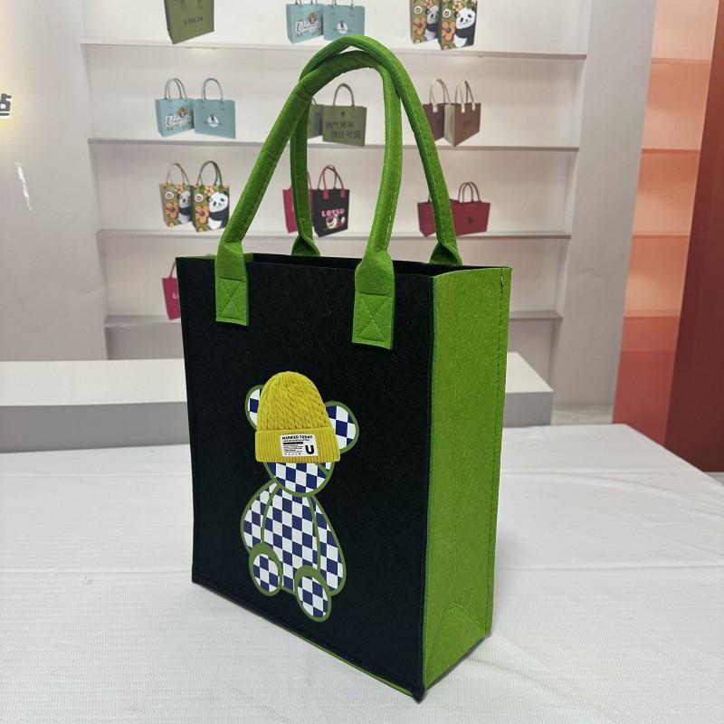 Internet Celebrity Strawberry Bear Felt Tote Bag Anime Cute Felt Bag Wholesale Student Handbag Commuter Tote