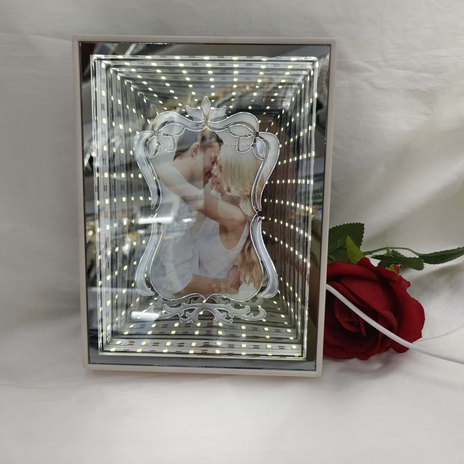 Marcos de fotos con luces marcos de fotos personalizados luces decorativas luminosas artesanías tarjetas de regalo creativas tarjetas de regalo de diseño único iluminación luces decorativas artesanías exquisitas detail image 5
