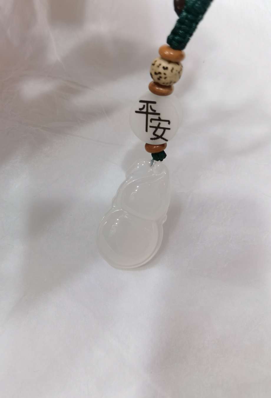 Wholesale of jewelry, men's and women's couple styles, agate keychains, pendants, bag hangers, mobile phone hangers, travel handicrafts, street stall economy, gift-giving detail image 11