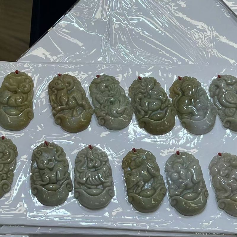 Природный изумруд 12 зодиака, крысы, тигры, драконьи змеи, кобылы, кабаны, свиные собаки и ожерелья с нефритовыми кольями охраняют животных pic 3