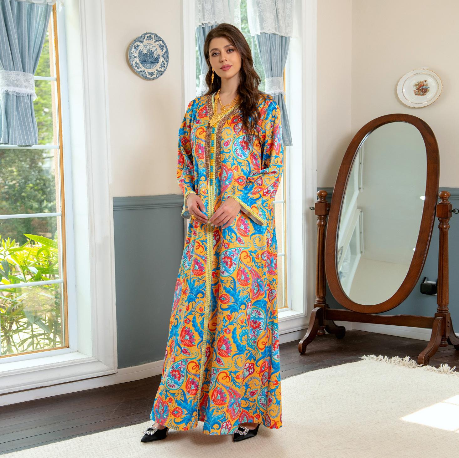 Ab305 Muslim Abaya Women's Clothing Middle East Saudi Arabia Casual Home Gold Rhinestone Printed Robe Application Scenario