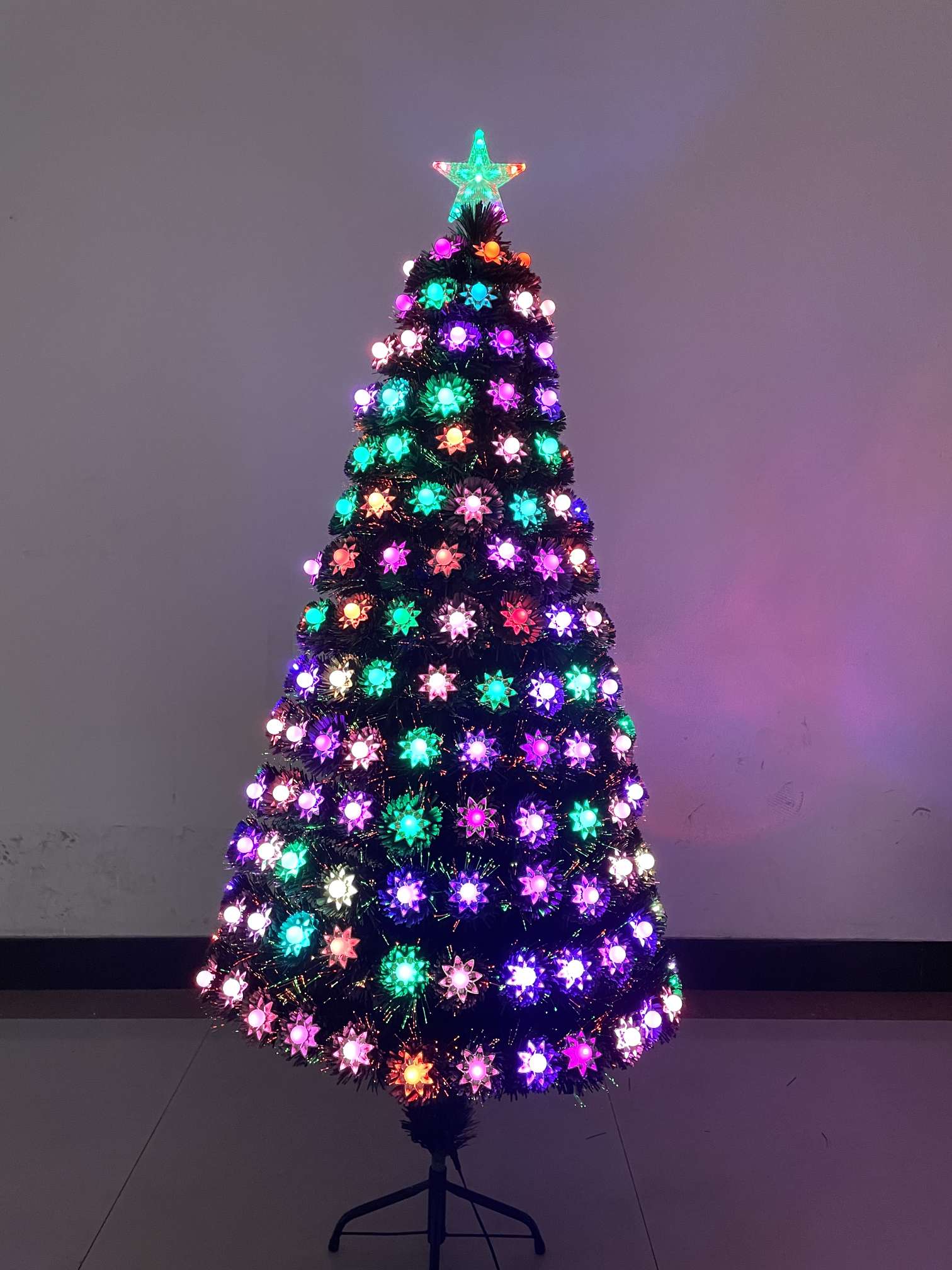 Office culture, Christmas supplies, Snow White, flying snowflakes, Christmas tree, Christmas tree decoration, LED curtains, lights, Christmas atmosphere arrangement