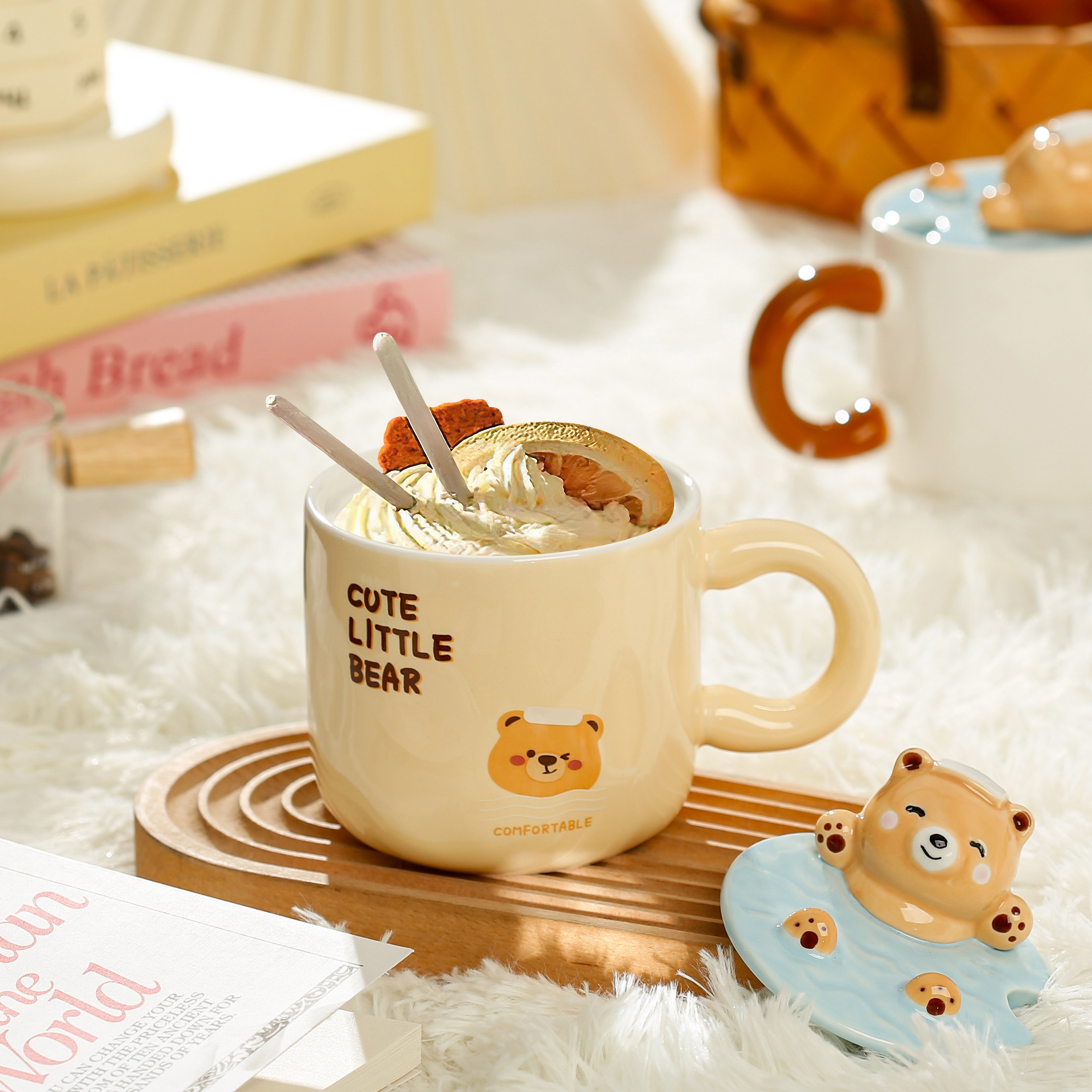 Ceramic cups, cute bear bath cups, household ceramic cups, high appearance level, girls and students, cute mug sets with cup LIDS, selected souvenirs, practical and durable water cups with stand LIDS, office mugs