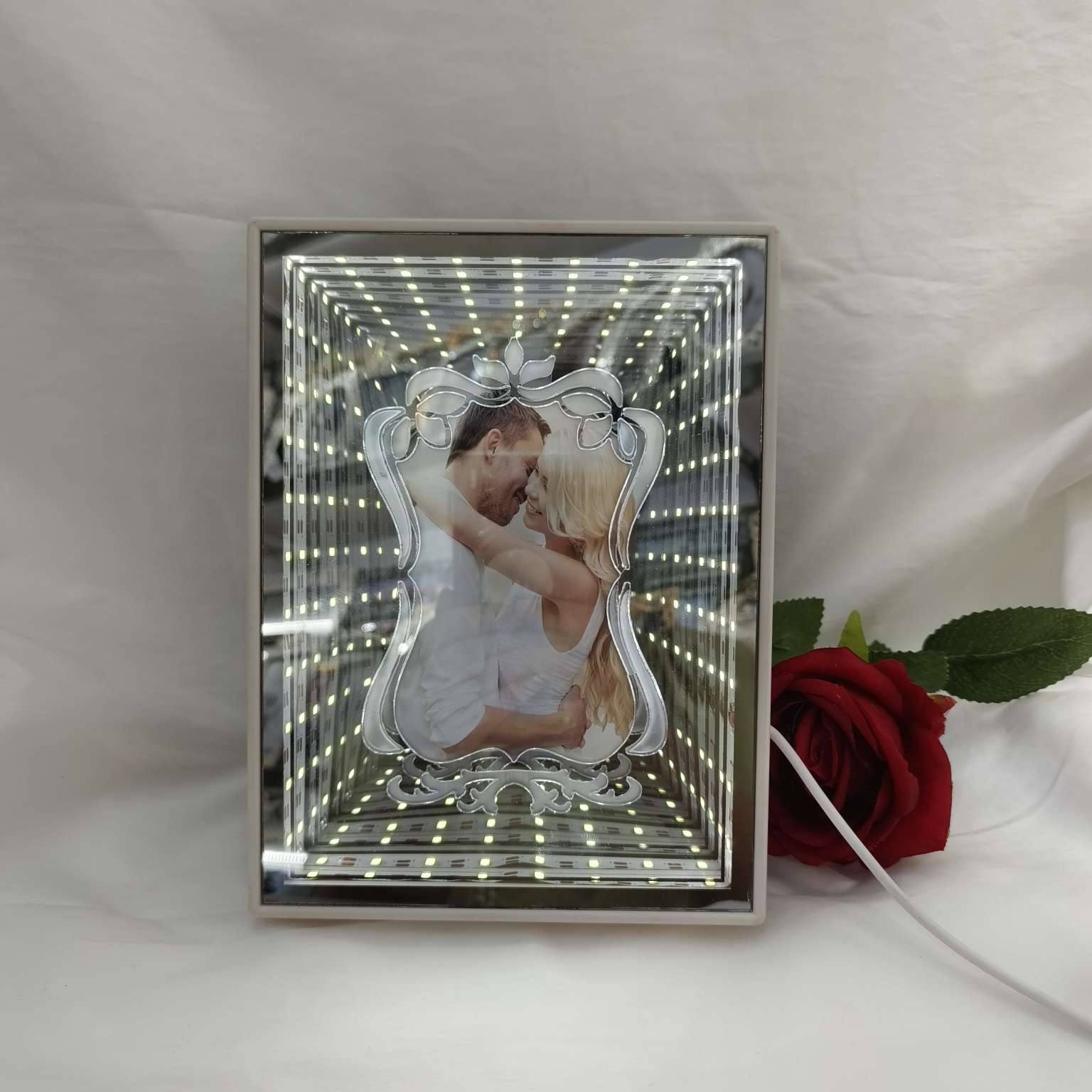 Marcos de fotos con luces marcos de fotos personalizados luces decorativas luminosas artesanías tarjetas de regalo creativas tarjetas de regalo de diseño único iluminación luces decorativas artesanías exquisitas detail image 4