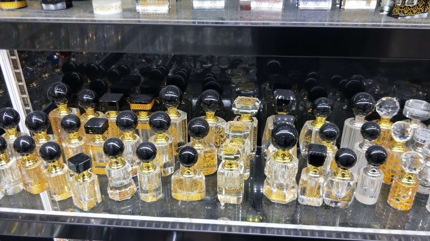 Handcrafted crystal perfume bottle of export quality 12 details Picture