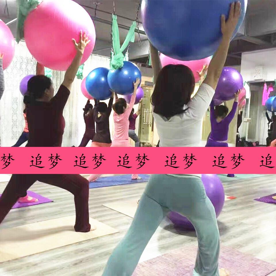 dream-chasing thickened explosion-proof yoga ball fitness ball children pregnant women massage ball dragon balance ball 65 yoga ball wholesale Application Scenario