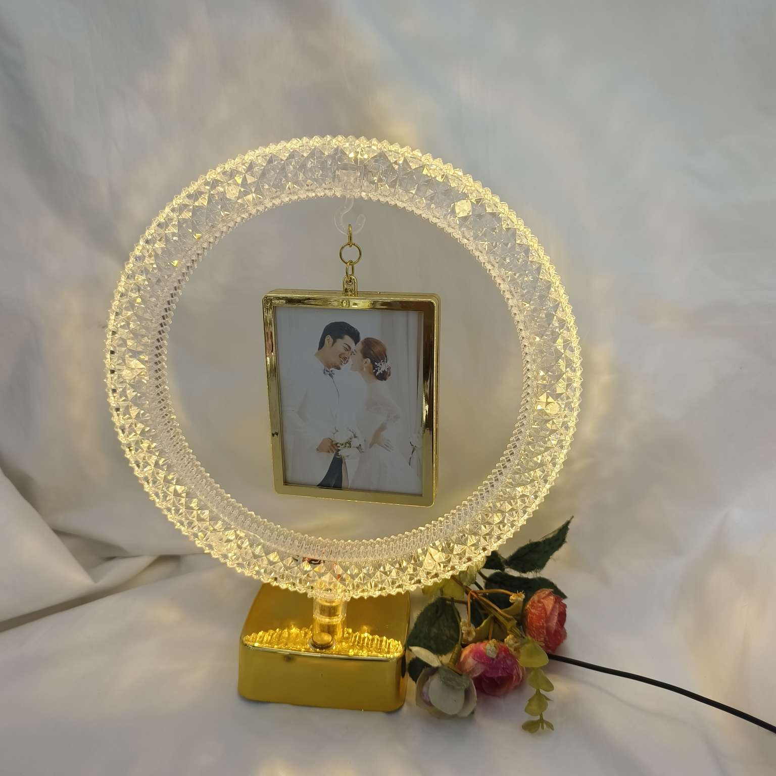 Round table lamp with light frame, handicraft gift, display piece, stand, base, auxiliary materials, exquisite art, collector's decorative item Specification image
