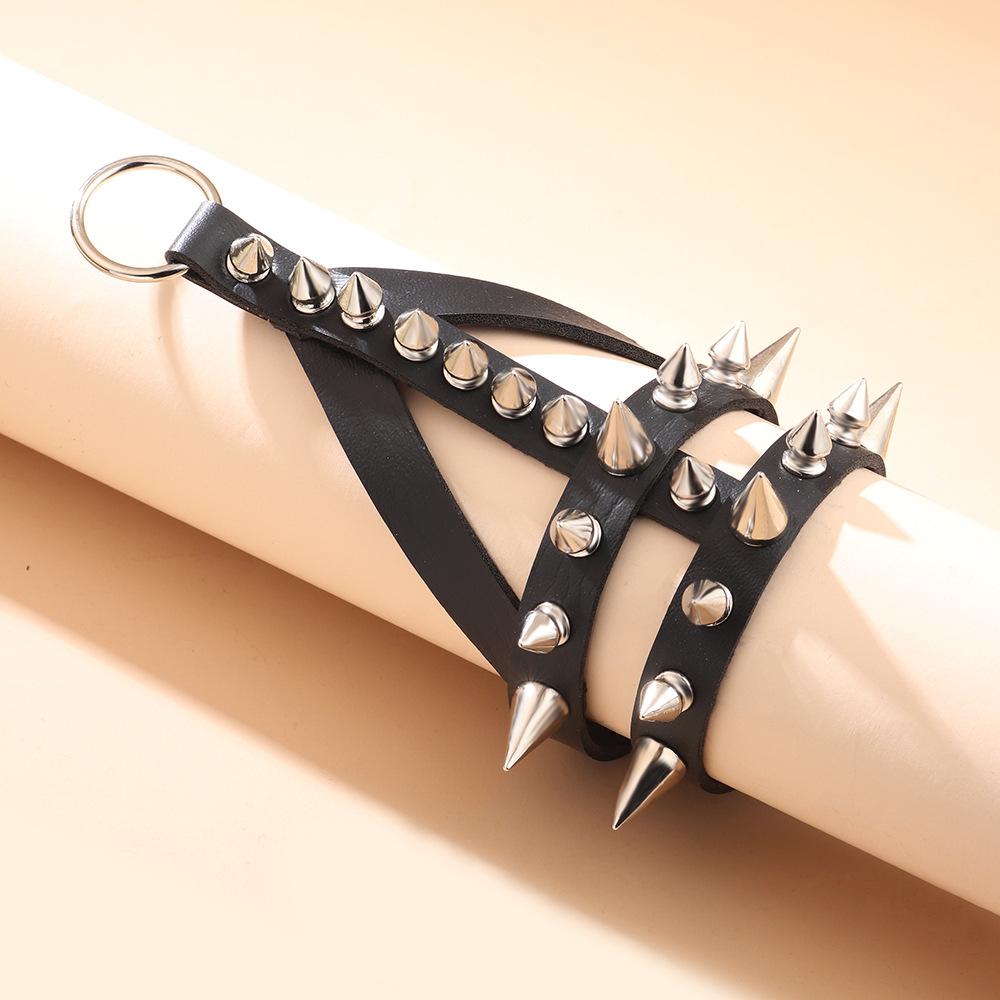 european and american style dark exaggerated bracelet artificial leather rivet street fashion bracelet trendy cool ring dual-use bracelet for women Application Scenario