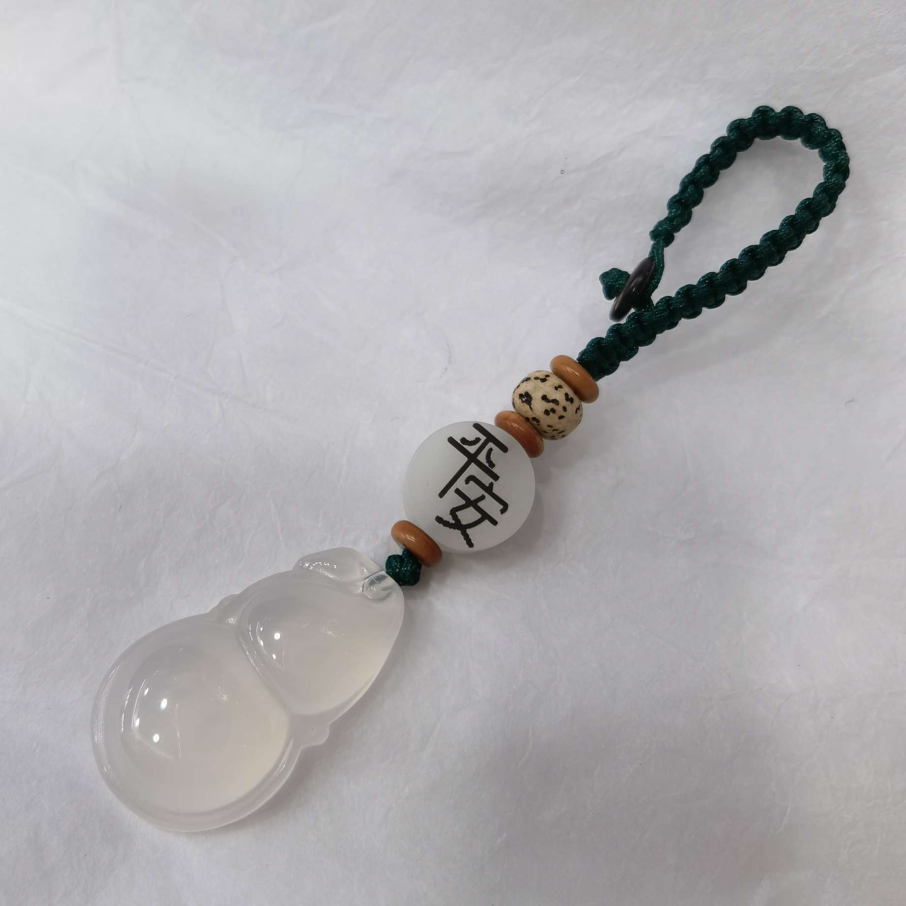 Wholesale of jewelry, men's and women's couple styles, agate keychains, pendants, bag hangers, mobile phone hangers, travel handicrafts, street stall economy, gift-giving details Picture