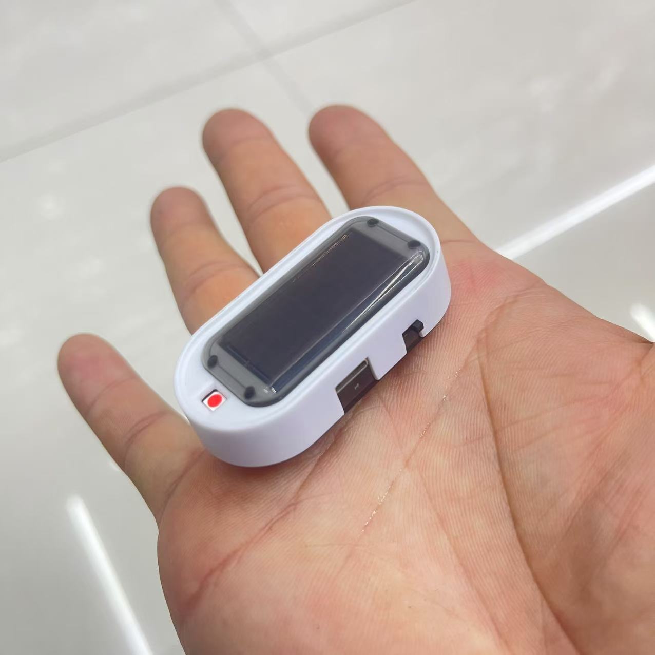 Automotive solar simulation anti-theft device warning light, LED interior anti-theft light, universal induction strobe light Specification image